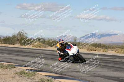 media/Nov-16-2025-Race Pace (Sun) [[8c5fa54630]]/Non Verified Riders (1st 20 Minutes)/3-Turn 3 Inside (11am)/